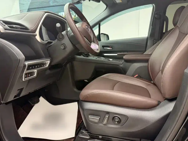 Toyota Granvia — Фото автомобиля 16