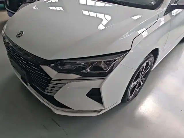 Dongfeng Yixuan MAX — Фото автомобиля 23