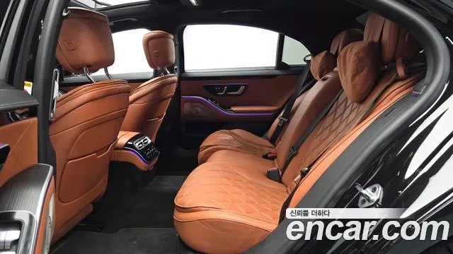 Mercedes-Benz S-Class — Фото автомобиля 24