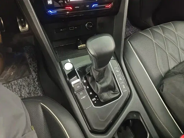 Volkswagen Tiguan L — Фото автомобиля 13