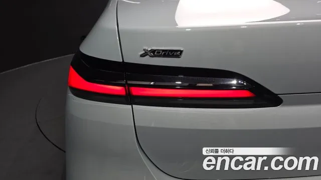 BMW 7-Series — Фото автомобиля 21
