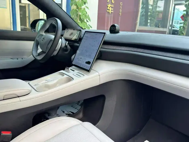 Nio ES6 — Фото автомобиля 7