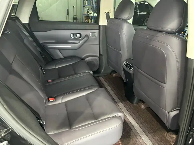 Leapmotor C10 — Фото автомобиля 14