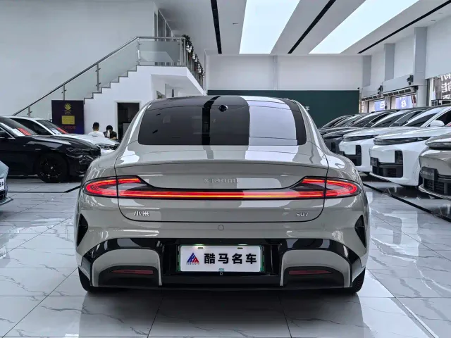 Xiaomi SU7 — Фото автомобиля 13