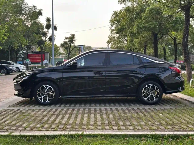 MG 5 — Фото автомобиля 5