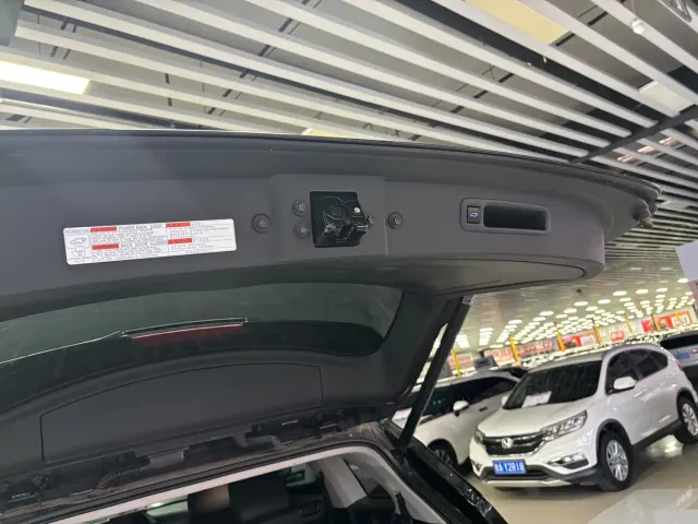 Toyota Highlander — Фото автомобиля 8
