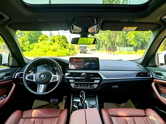 BMW 5 Series — Фото автомобиля 8