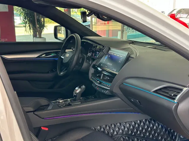 Cadillac CT5 — Фото автомобиля 9