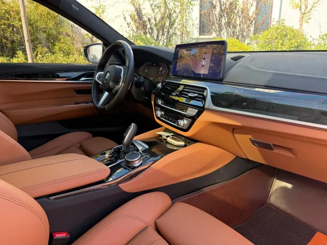 BMW 6 Series Gran Turismo — Фото автомобиля 11