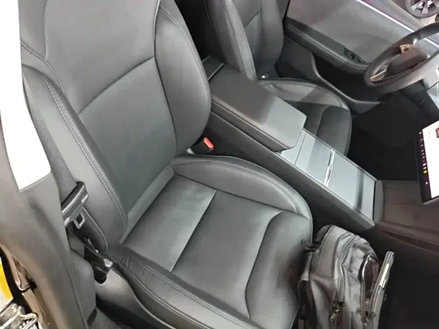 Tesla Model 3 — Фото автомобиля 24