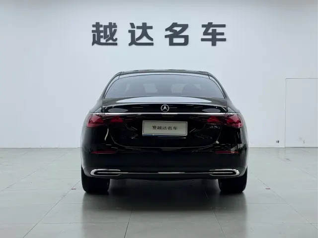 Mercedes-Benz E-Class — Фото автомобиля 20