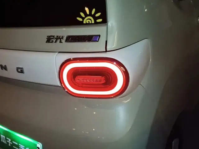 Wuling Hongguang Mini EV — Фото автомобиля 23