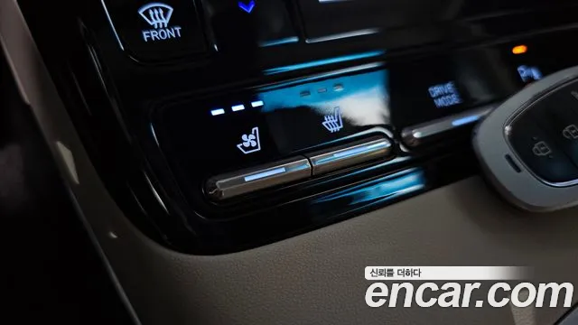 Hyundai Grandeur Grandeur (New) Hybrid — Фото автомобиля 28