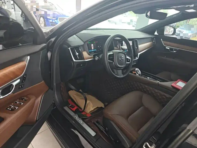 Volvo S90 — Фото автомобиля 15