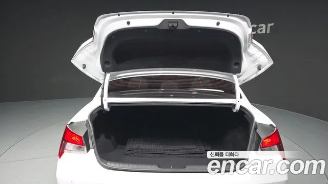 Hyundai Avante CN7 — Фото автомобиля 20