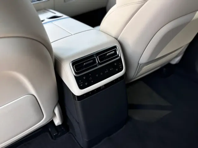 Li Auto L7 — Фото автомобиля 21