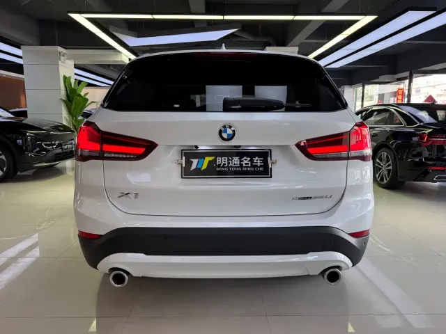 BMW X1 — Фото автомобиля 4