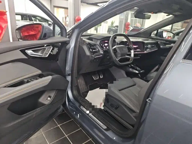 Audi Q4 e-tron — Фото автомобиля 15