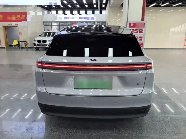 Li Auto i6 — Фото автомобиля 5