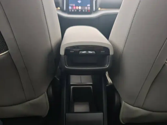 Volvo EX30 — Фото автомобиля 19