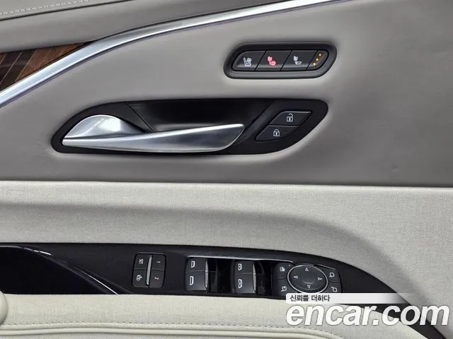 Cadillac Escalade Generation 5 — Фото автомобиля 14