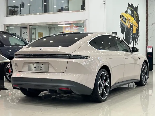 Nio ET5 — Фото автомобиля 7