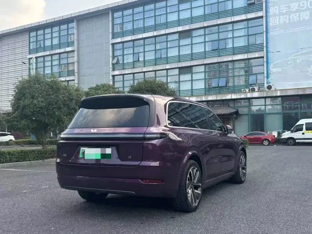 Li Auto L9 — Фото автомобиля 9
