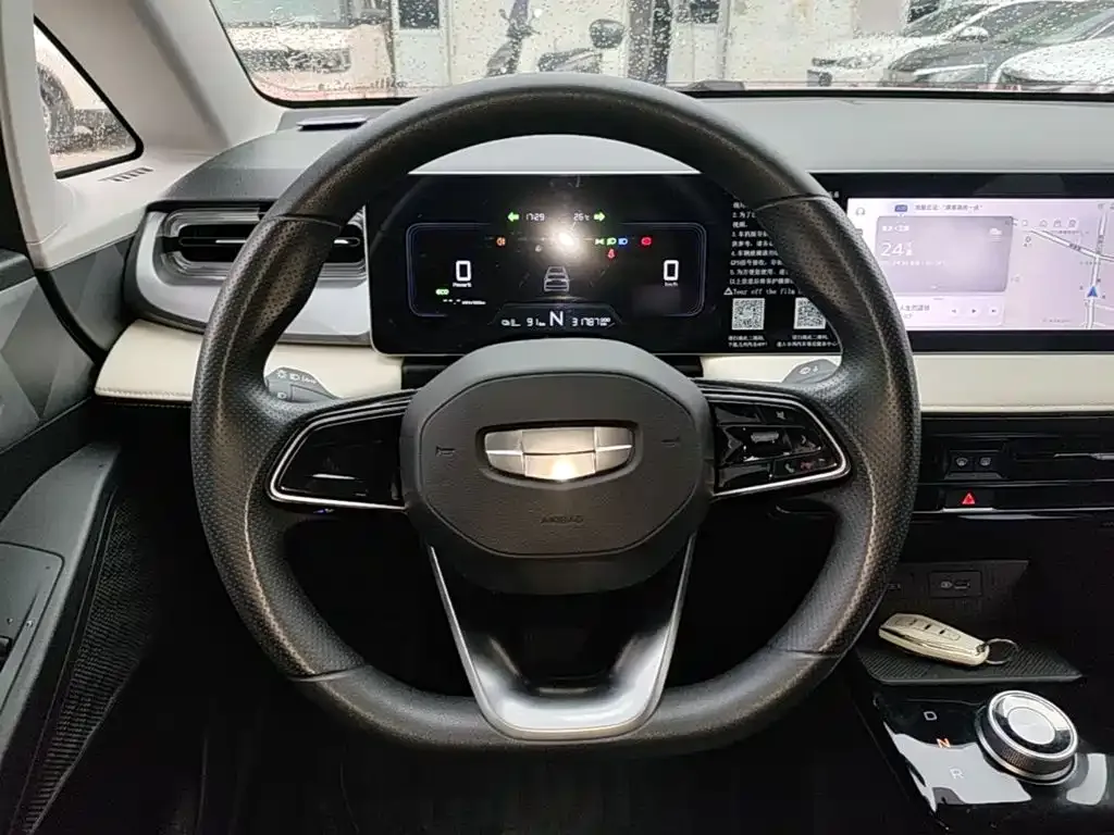 Geely Geometry Geely Geometry E Firefly 2024 Model 301km Light Flow — Фото автомобиля 10