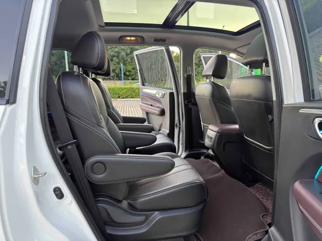 GAC Trumpchi M6 — Фото автомобиля 10