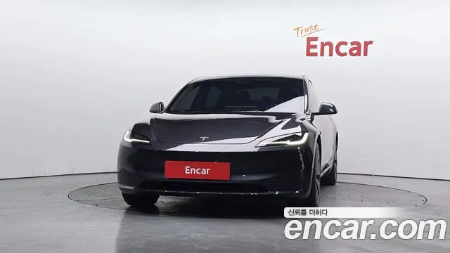 Tesla Model 3 — Фото автомобиля 2