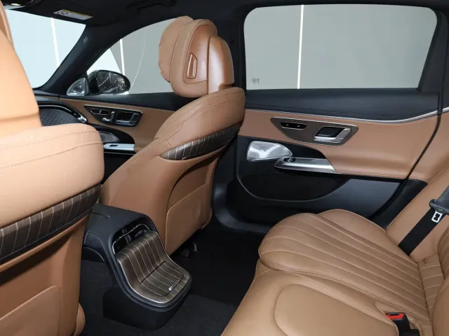 Mercedes-Benz E-Class — Фото автомобиля 30