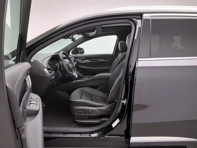 Buick Enclave — Фото автомобиля 10