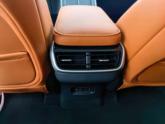 Xpeng G9 — Фото автомобиля 14