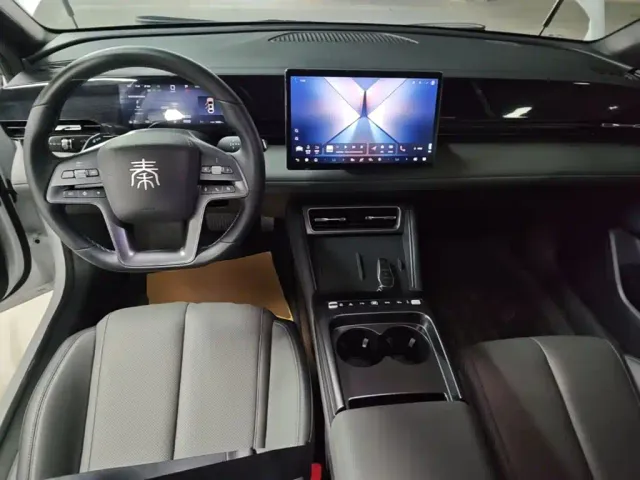 BYD Qin L — Фото автомобиля 9