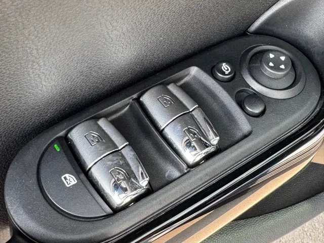 MINI Hatch — Фото автомобиля 13
