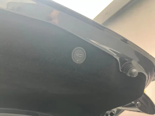Tesla Model 3 — Фото автомобиля 23