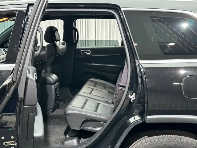Jeep Grand Cherokee — Фото автомобиля 16