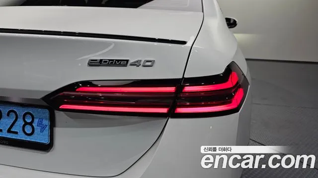 BMW i5 G60 — Фото автомобиля 8