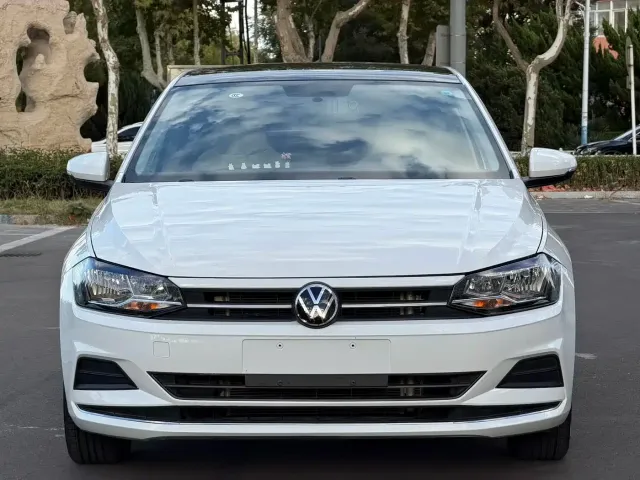 Volkswagen Polo — Фото автомобиля 2