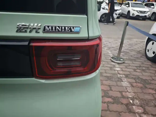 Wuling Hongguang Mini EV — Фото автомобиля 7