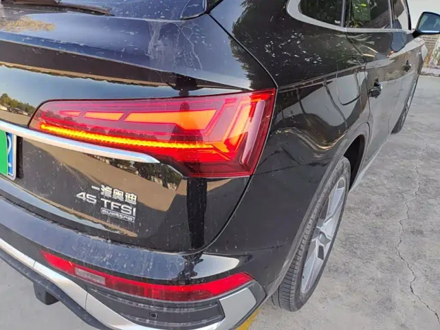 Audi Q5L Sportback — Фото автомобиля 7