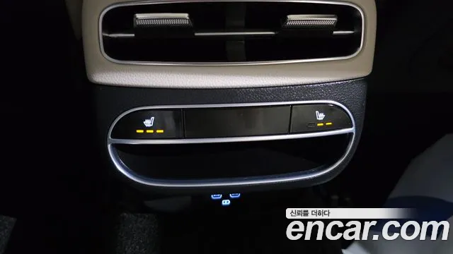 Genesis GV70 2.5T Бензин 2WD — Фото автомобиля 18