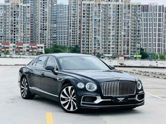 Bentley Flying Spur — Фото автомобиля 3