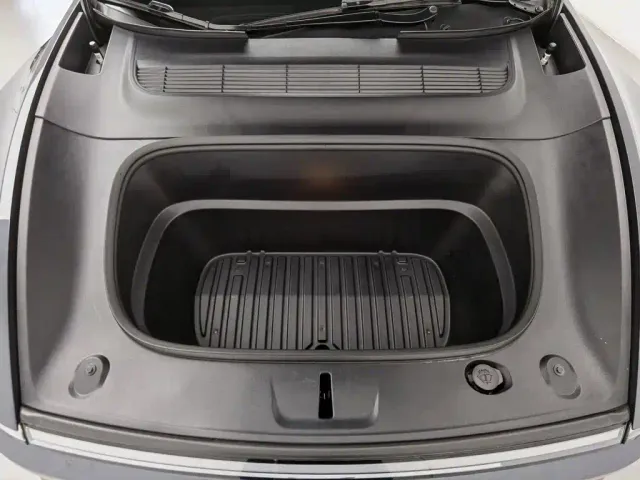 Tesla Model Y 2025 Rear-Wheel Drive — Фото автомобиля 6