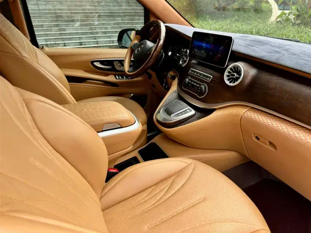 Mercedes-Benz V-Class — Фото автомобиля 12