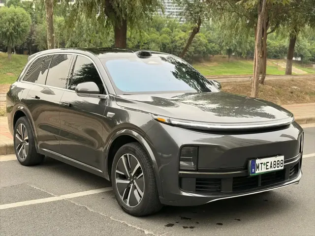 Li Auto L8 — Фото автомобиля 3