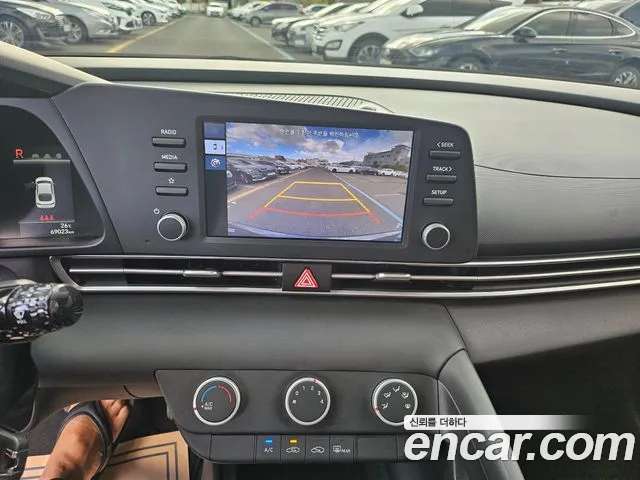 Hyundai Avante CN7 — Фото автомобиля 6