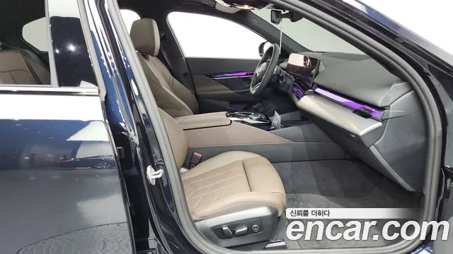 BMW 5-Series 5 серия (G60) 523d M Sport — Фото автомобиля 24