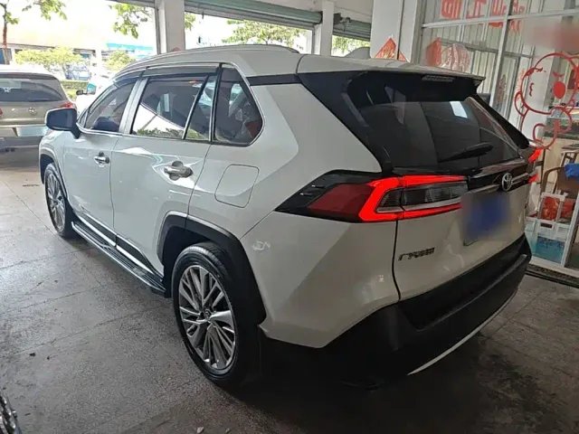 Toyota Wildlander — Фото автомобиля 4