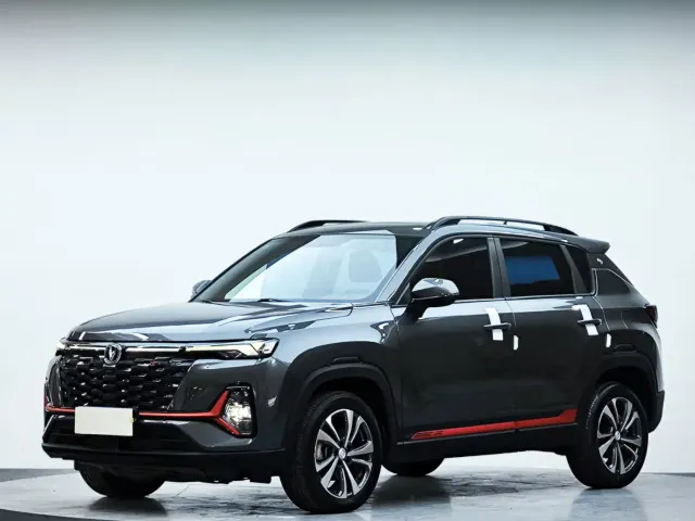 Changan CS35 Plus — Фото автомобиля 2